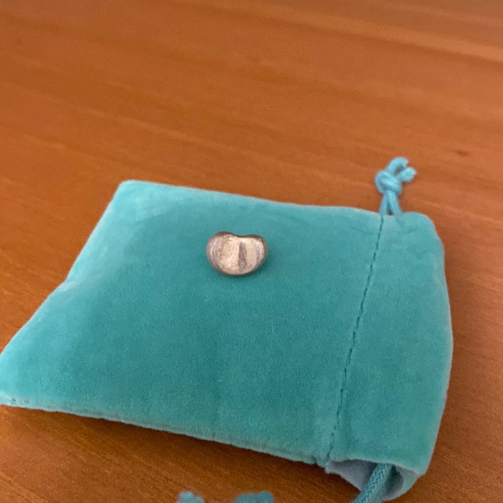 Tiffany and Co Elsa Peretti Bean earring